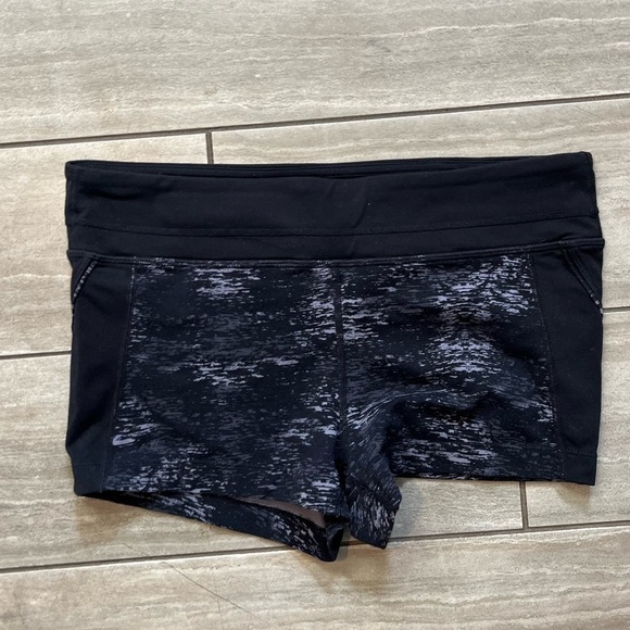 Athleta 2.5” Spandex Compression Shorts BLACK & HEATHER GRAY MEDIUM - Picture 2 of 6
